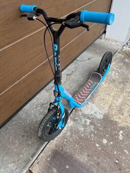 Odrážejicí koloběžka Razor Flash a k modrá