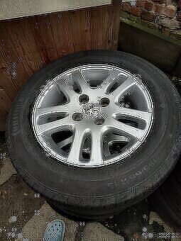 Alu kola Peugeot 4x108 r15 letni pneu