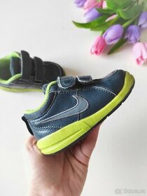 Dětské chlapecké tenisky Nike vel. 20