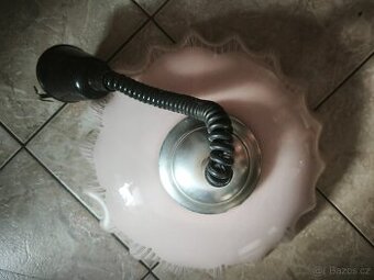 Růžový nastavitelný lustr