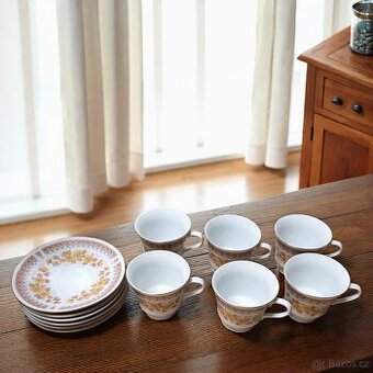 čajová souprava- hrnečky a podšálky