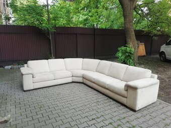 Italská sedačka Natuzzi s expozice