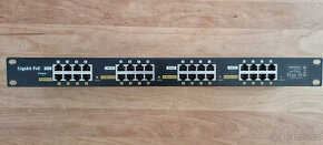 Gigabitový stíněný 16-portový POE panel