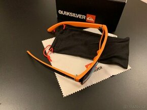 Sluneční brýle Quiksilver_Tmave s oranzovym vnitrkem
