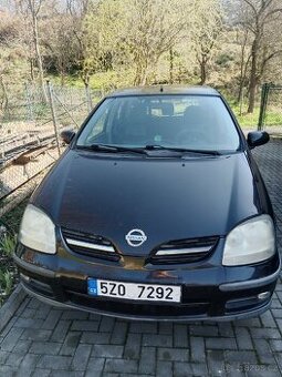 Nissan Almera Tino
