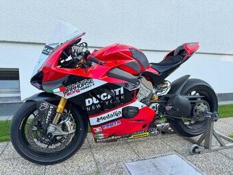 Ducati Panigale V4S okruhovka - 1