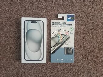 iPhone 15 s ochranným sklem