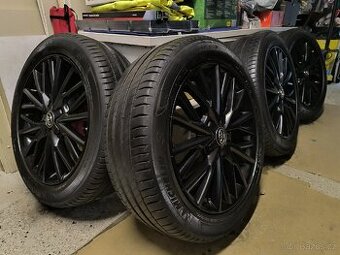 ALU kola Toyota C HR 5x114,3 R18 Originál, pneu Michelin 6mm