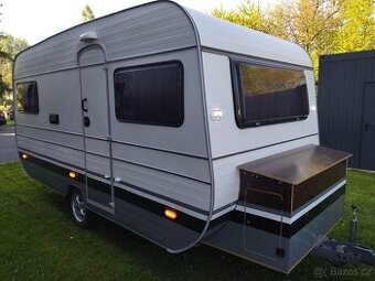 Karavan-obytný přívěs Astra 380