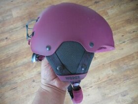 Přilba na lyže nebo snowboard