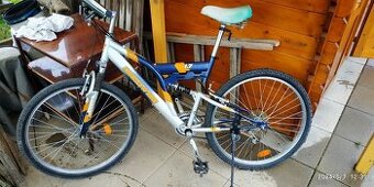Pr. Velice zachovalé celoodpružené kolo GROSSWIND na 26" ko
