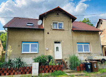 Prodej rodinného domu 2× cca 80 m² se zahradou - 1