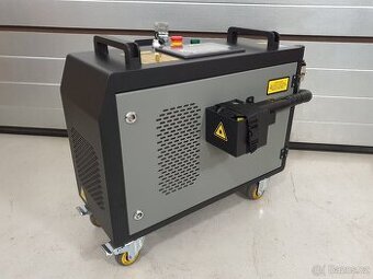 Čistící pulsní laser o výkonu 300W, pulsní energie 5mJ