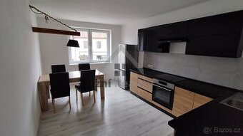 Byt 3+1, 82 m2, Husovo nám., Mladá Vožice