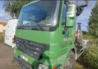 Hákový nosič kontejnerů Mercedes Actros