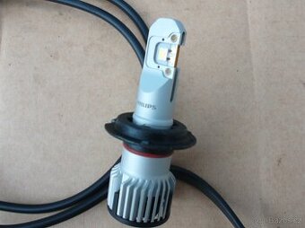 LED žárovky H7 Phillips Ultinon Pro6000