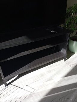 Daruji za odvoz tv stolek