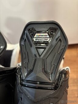 Prodám nové brusle Bauer Supreme Shadow SR vel. 8 FIT 3