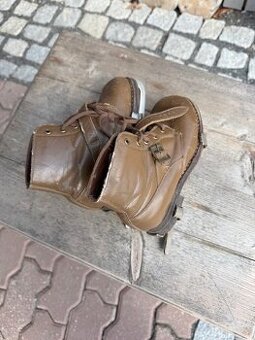 Starodávné dětské brusle