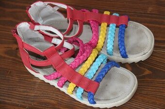 Dívčí sandály velikost 33