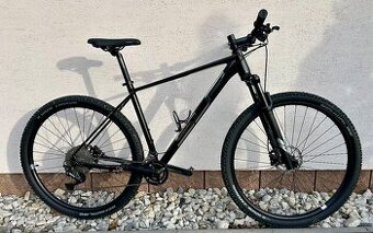 Superior XC 879 gold/black