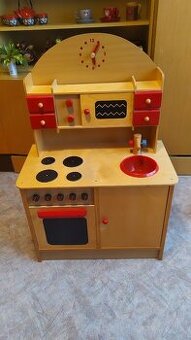 Dětská dřevěná kuchyňka