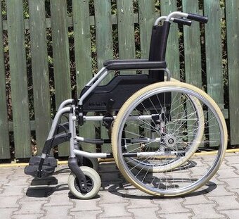 031-Mechanický invalidní vozík Meyra.