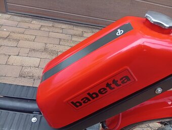 Prodám Babeta 210 červené barvy (3)