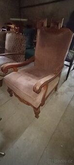Staré křeslo