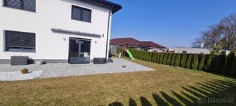 Markýza kazetová el.pohon s osvětlením a dálkový ovladač