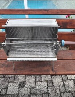 Nerezový skládací gril.