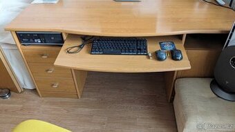 Velky kaclarsky stul