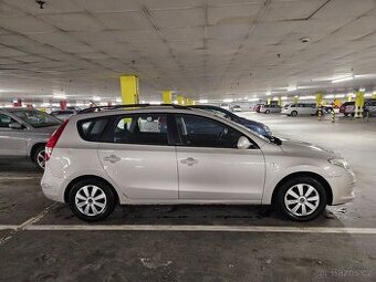 Prodám Hyundai i30 CW combi r.v.2009 - 1