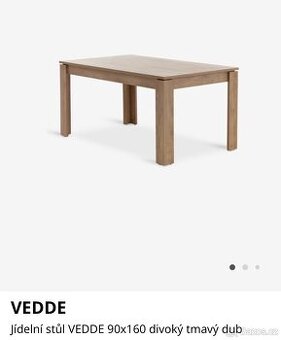 Jídelní stůl se čtyřmi židlemi