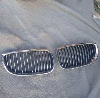 Originální chromové ledvinky – BMW E92