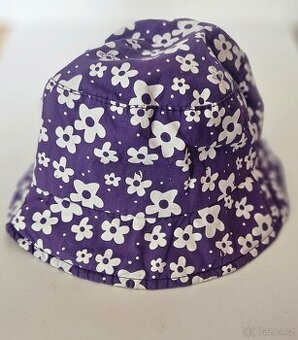 Klobouček 2-5 let nepoužitý