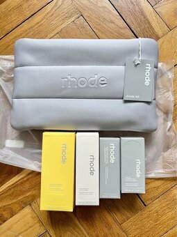 Rhode kit Hailey Bieber