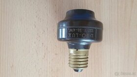 Historická objimka na žárovku DUO-LUX 220V 25-4W.