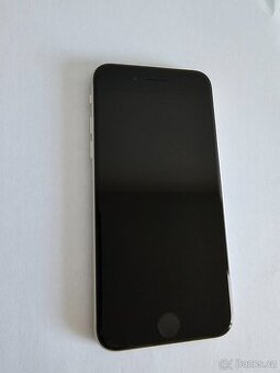 iPhone SE (2022) 64GB, stav A+, 12 měsíců záruka