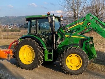 John Deere 5820