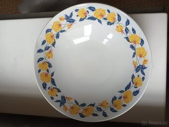 Porcelánový talíř květovaný