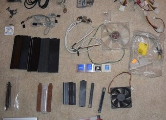 CPU PC kabely, chladiče, DVD mech., záslepky, spojmat, atd.