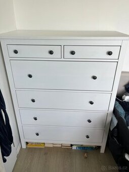 IKEA Hemnes komoda a noční stolky