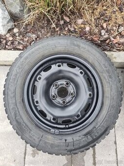 Zimní pneumatiky 165/70 R14 + plechové disky