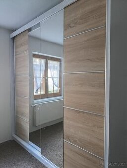 Šatní skříň
