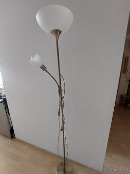 Stojací lampa
