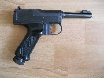 Vzduchovka " APP 661". PISTOLE na sifonové bombičky.
