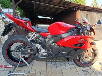 Honda CBR 1000 rr 2024