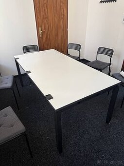Prodávám stůl ve dobrém stavu