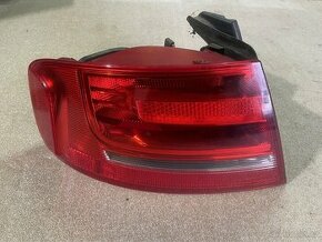 Audi A4 / B8 Sedan - Zadní levé vnější světlo / lampa